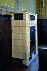 Piec kaflowy w sali po pracach - Archiwum SR w Gnieźnie