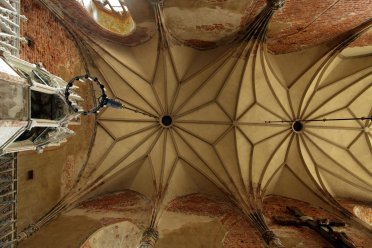 Odbudowa sklepień w kościele NMP