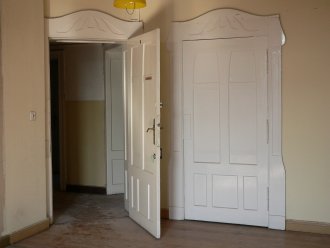 Wewnętrzna stolarka drzwiowa przed pracami - fot. Archiwum IChB PAN - PCSS w Poznaniu
