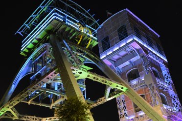 Iluminacja zrewaloryzowanych obiektów - fot. B. Jasińska, UM w Świętochłowicach