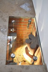 Nasada żeber dawnego sklepienia wyeksponowana przy ścianie północnej - fot. G. Nowak, Zamek Piastowski w Raciborzu