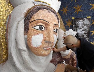 W trakcie prac nad figurą