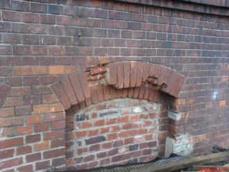 Detal - stan muru ceglanego przed pracami - fot. Archiwum SR w Gnieźnie