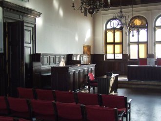 Główna sala rozpraw przed pracami - fot. Archiwum SR w Gnieźnie